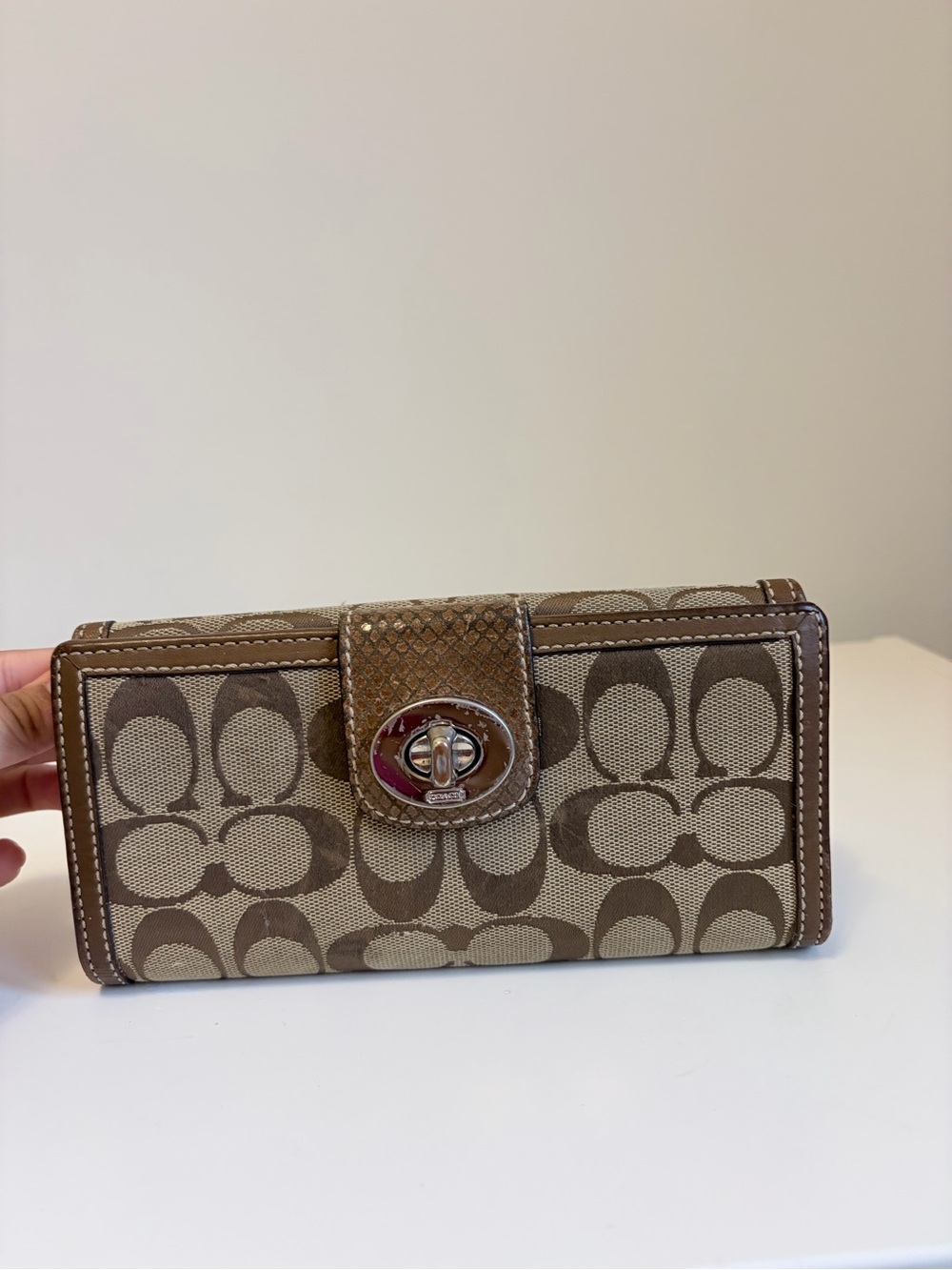 Coach Signature Canvas Turnlock Wallet in Khaki/Brown